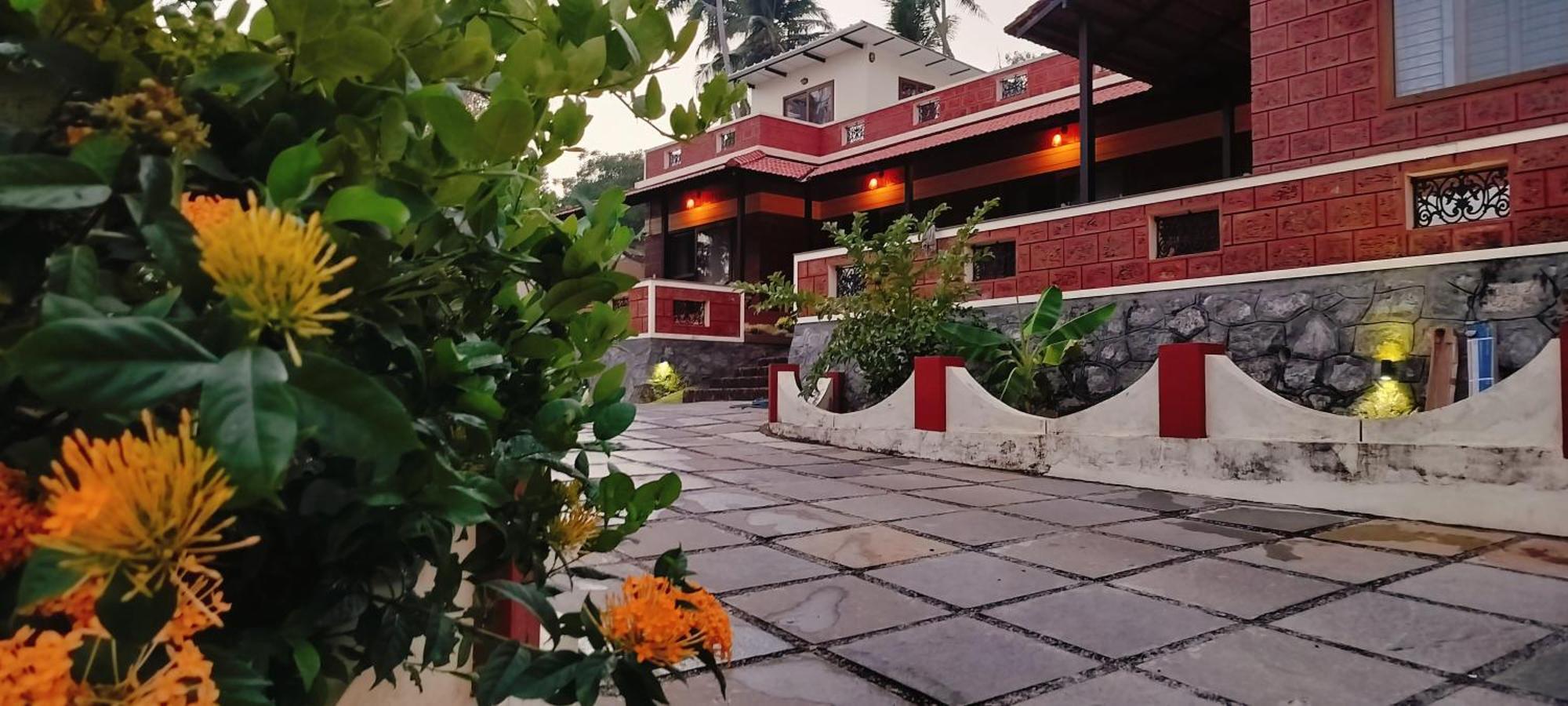 The Ixora - A Boutique Homestay فاركَالا المظهر الخارجي الصورة